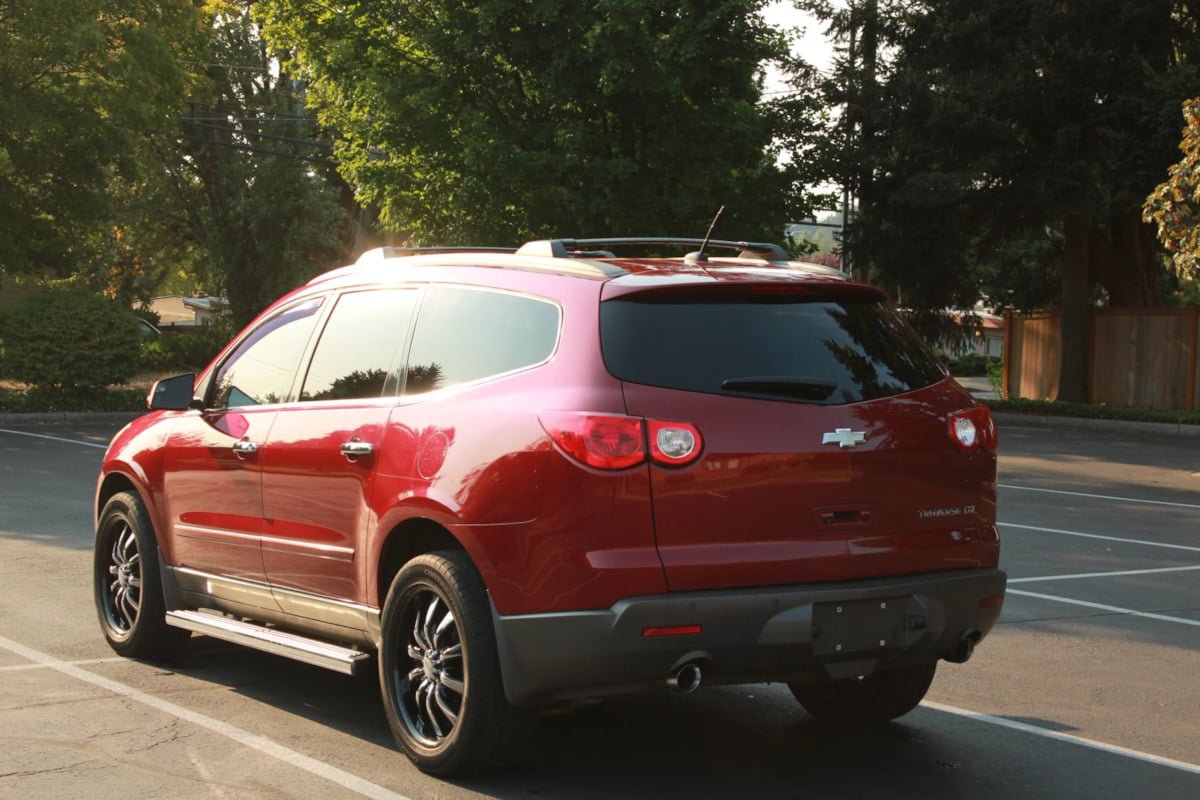 Used 2011 Chevrolet Traverse LTZ w/ LPO, 'HIT The Road' Package AWD/4WD image 5