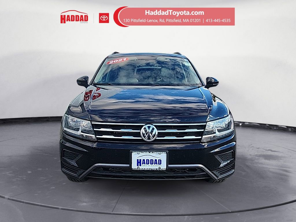 Used 2021 Volkswagen Tiguan SE w/ Panoramic Sunroof Package image 8