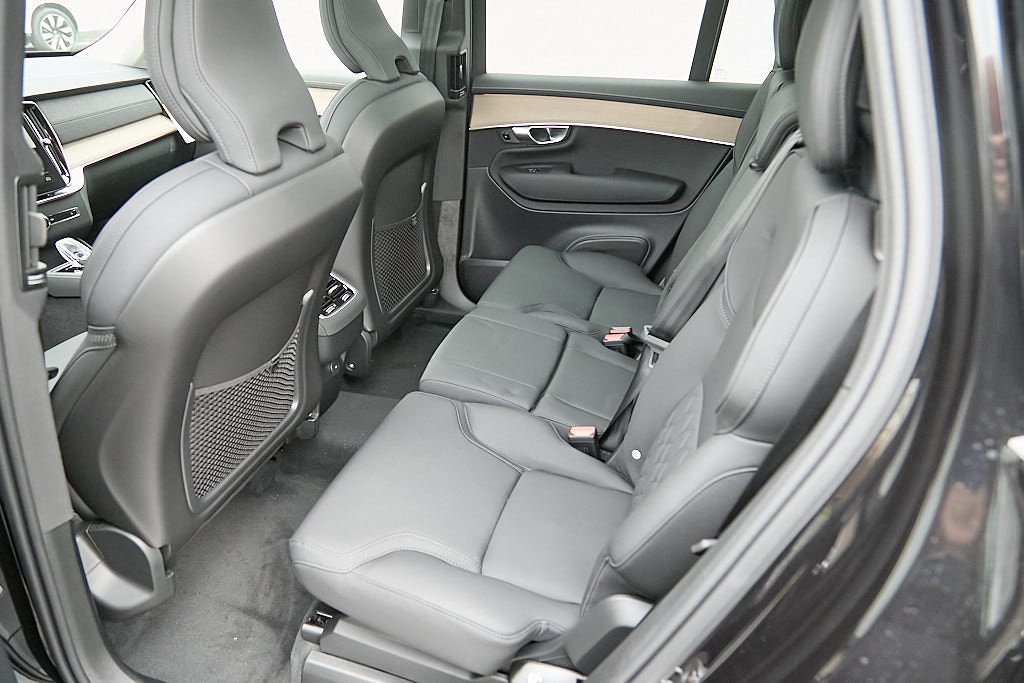 New 2026 Volvo XC90 B6 Plus w/ Protection Package Premier AWD/4WD image 23
