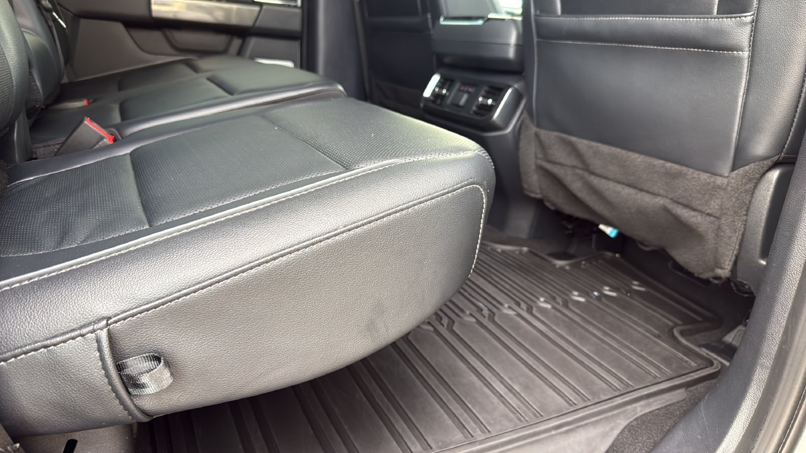 Used 2023 Ford F150 Lariat w/ Equipment Group 502A High AWD/4WD image 25