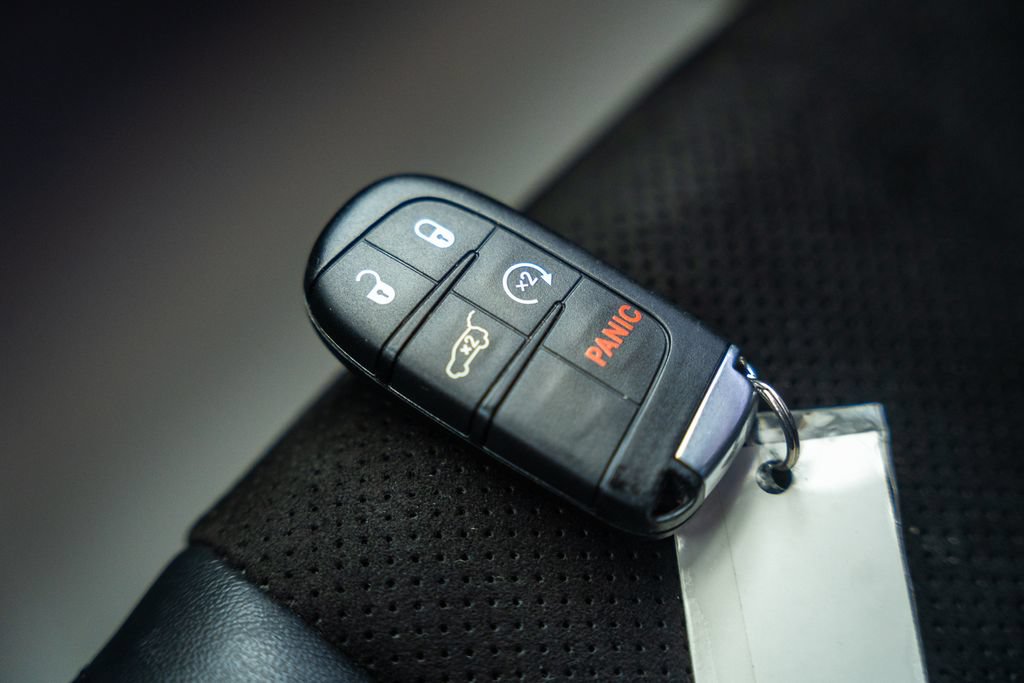 Used 2021 Jeep Grand Cherokee Laredo X AWD/4WD image 44