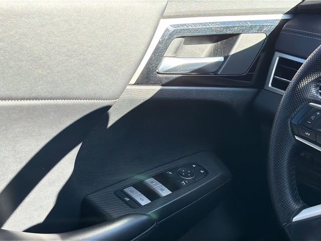 Used 2022 Mitsubishi Outlander SE image 16