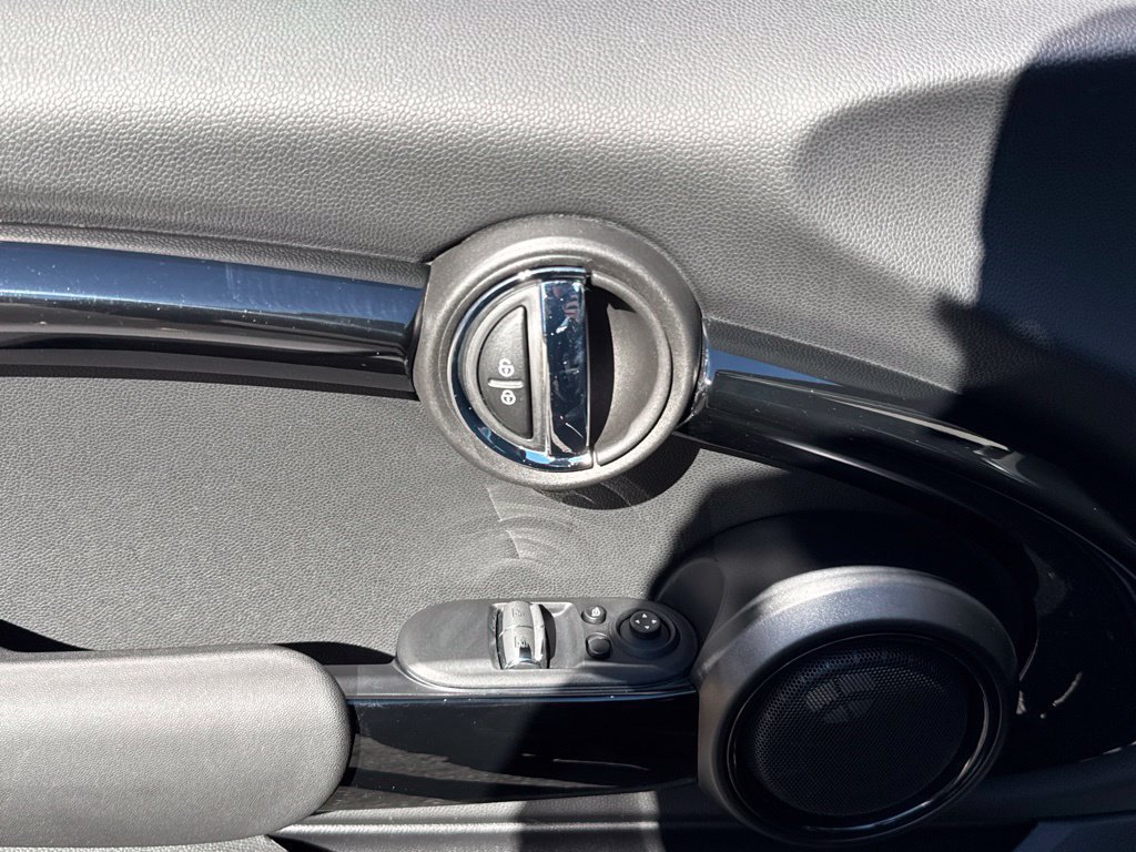 Used 2021 MINI Cooper S w/ Premium Package FWD image 32
