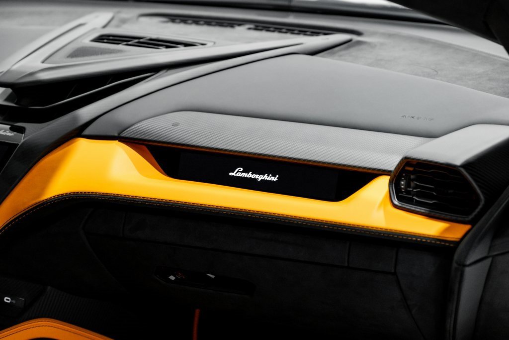 Used 2024 Lamborghini Revuelto image 29