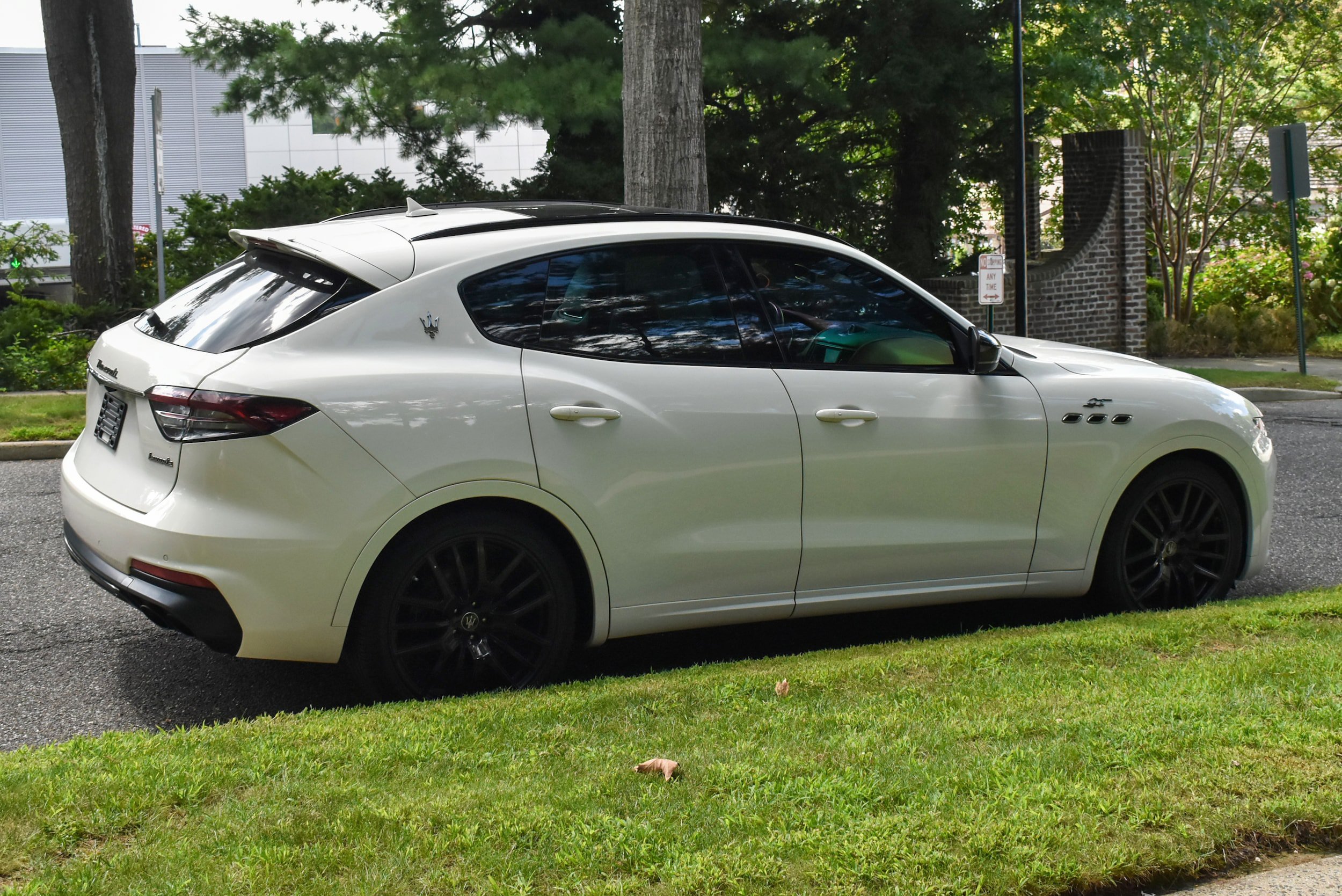 Used 2022 Maserati Levante GT AWD/4WD image 8