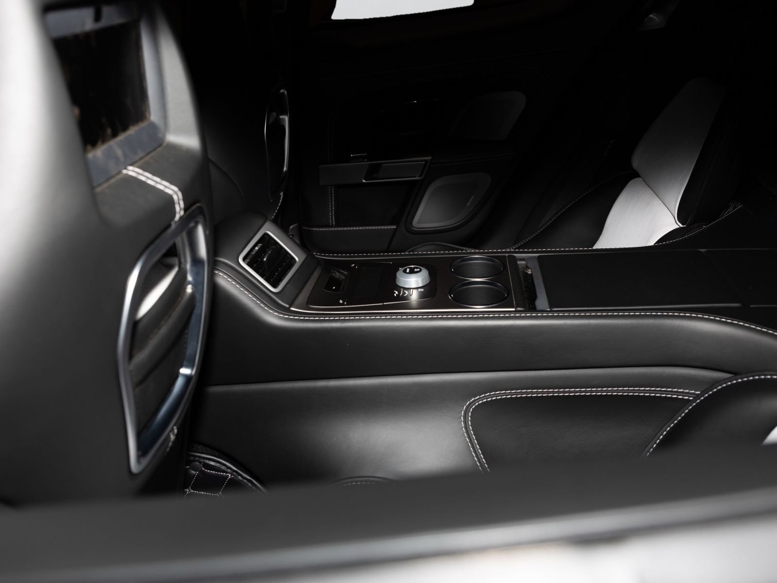 Used 2011 Aston Martin Rapide RWD image 29