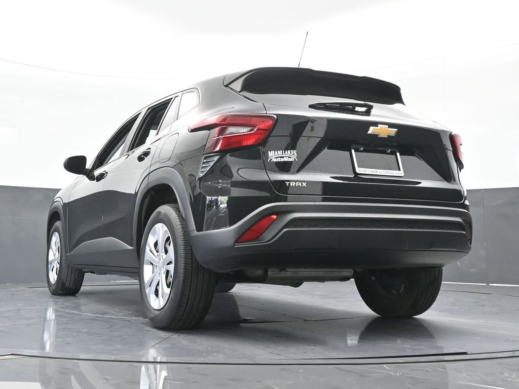 Used 2024 Chevrolet Trax LS image 57