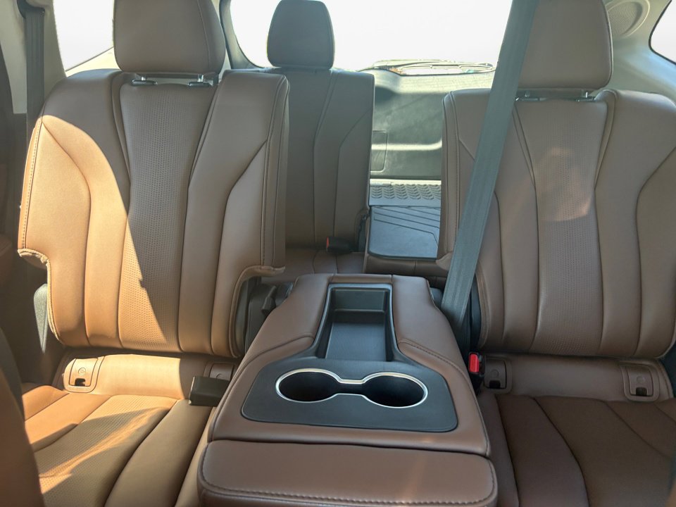 Certified 2026 Acura MDX w/ Technology Package image 12