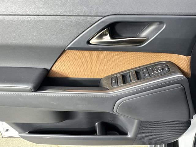 Used 2025 Lexus GX 550 w/ Cold Area Package image 21