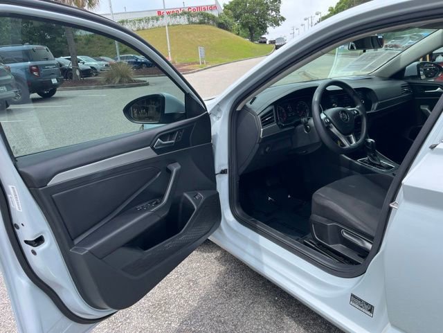 Used 2019 Volkswagen Jetta FWD image 4