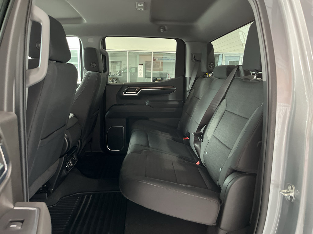 Used 2023 Chevrolet Silverado 1500 LT AWD/4WD image 13