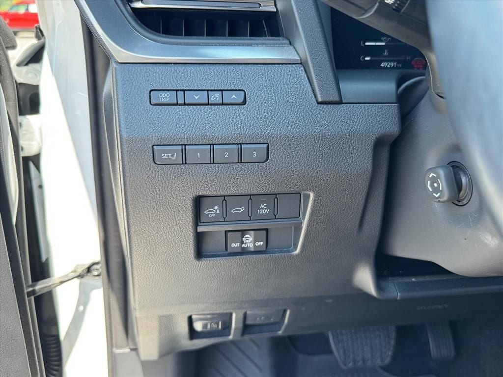 Used 2024 Lexus GX 550 w/ Accessory Package (2T) AWD/4WD image 22
