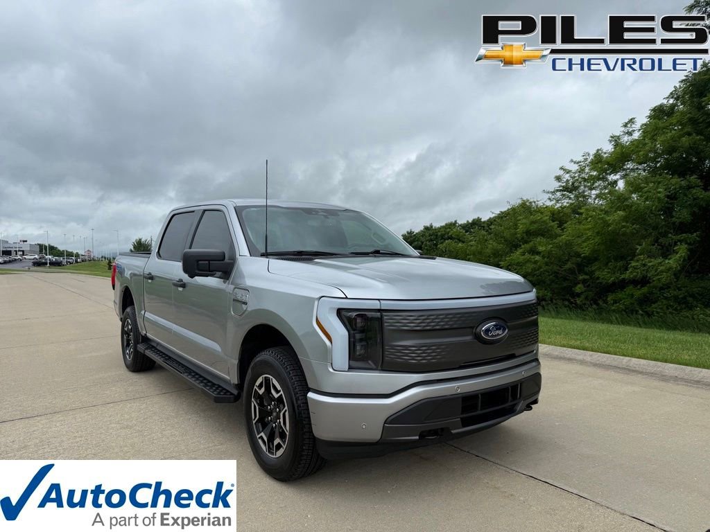 Used 2023 Ford F150 Lightning XLT AWD/4WD image 1