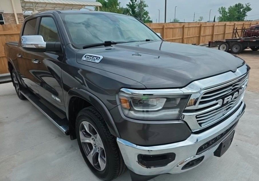Used 2019 RAM 1500 Laramie AWD/4WD image 2