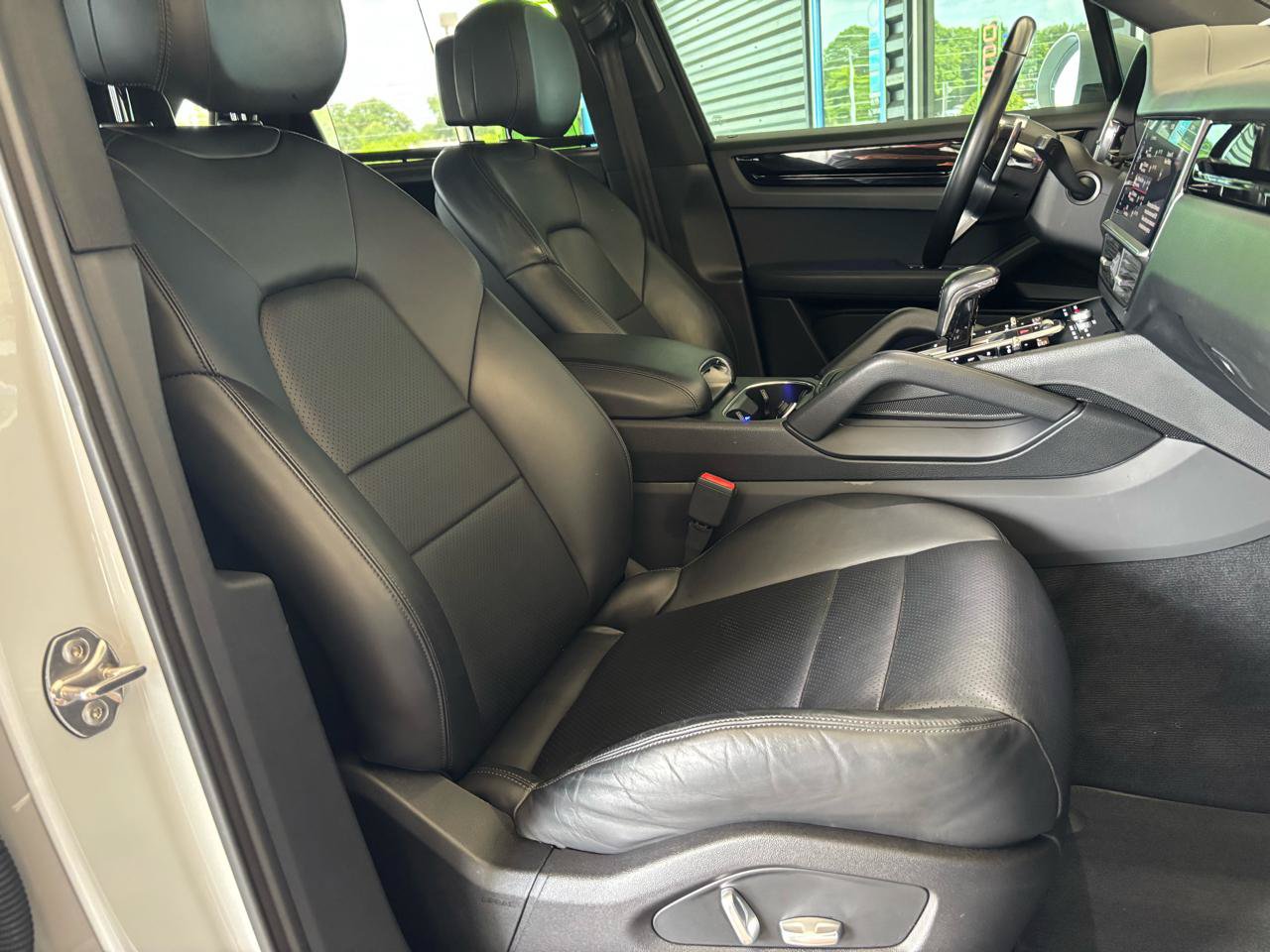 Used 2019 Porsche Cayenne AWD/4WD image 47