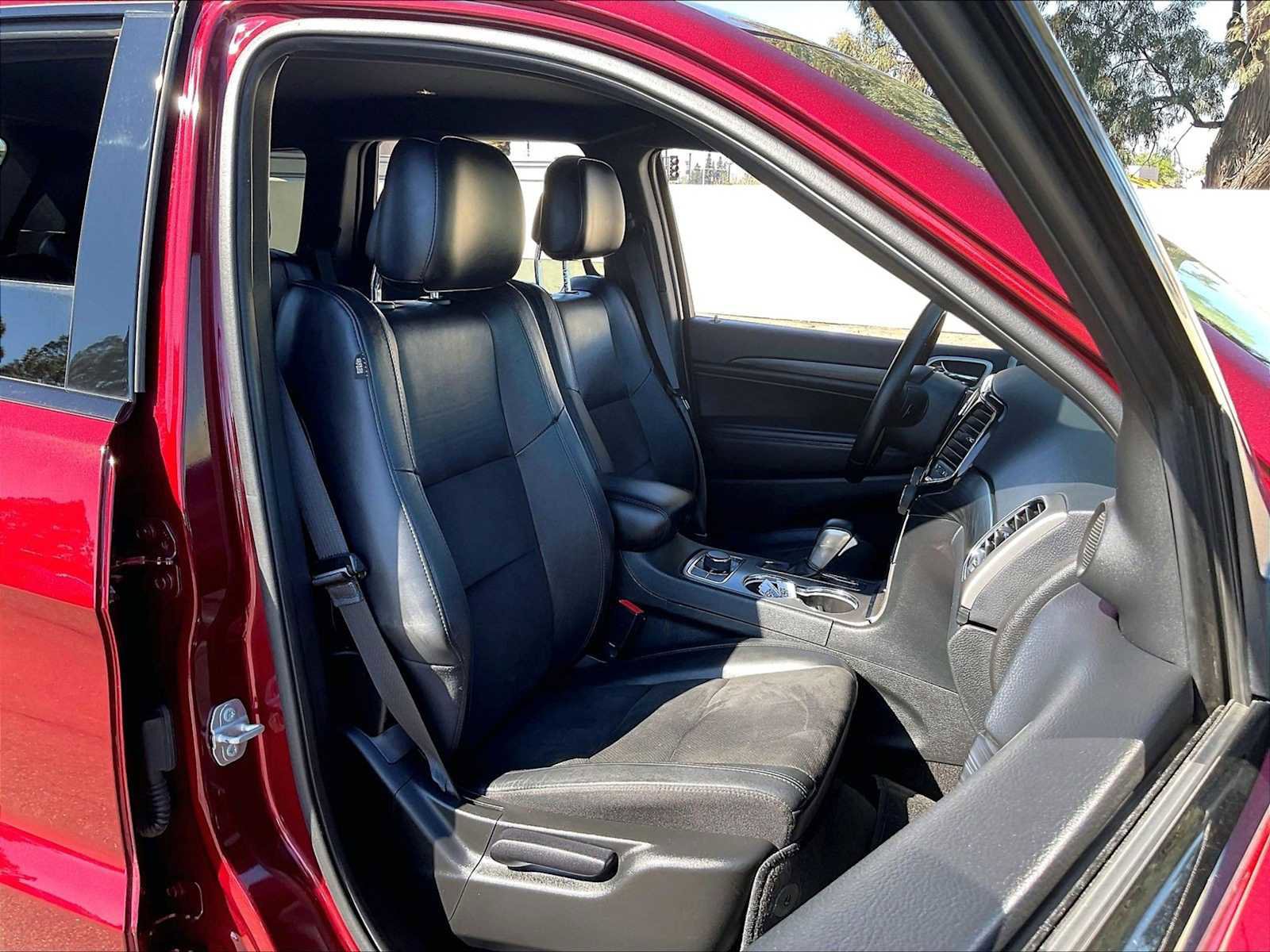 Used 2022 Jeep Grand Cherokee Laredo X AWD/4WD image 10
