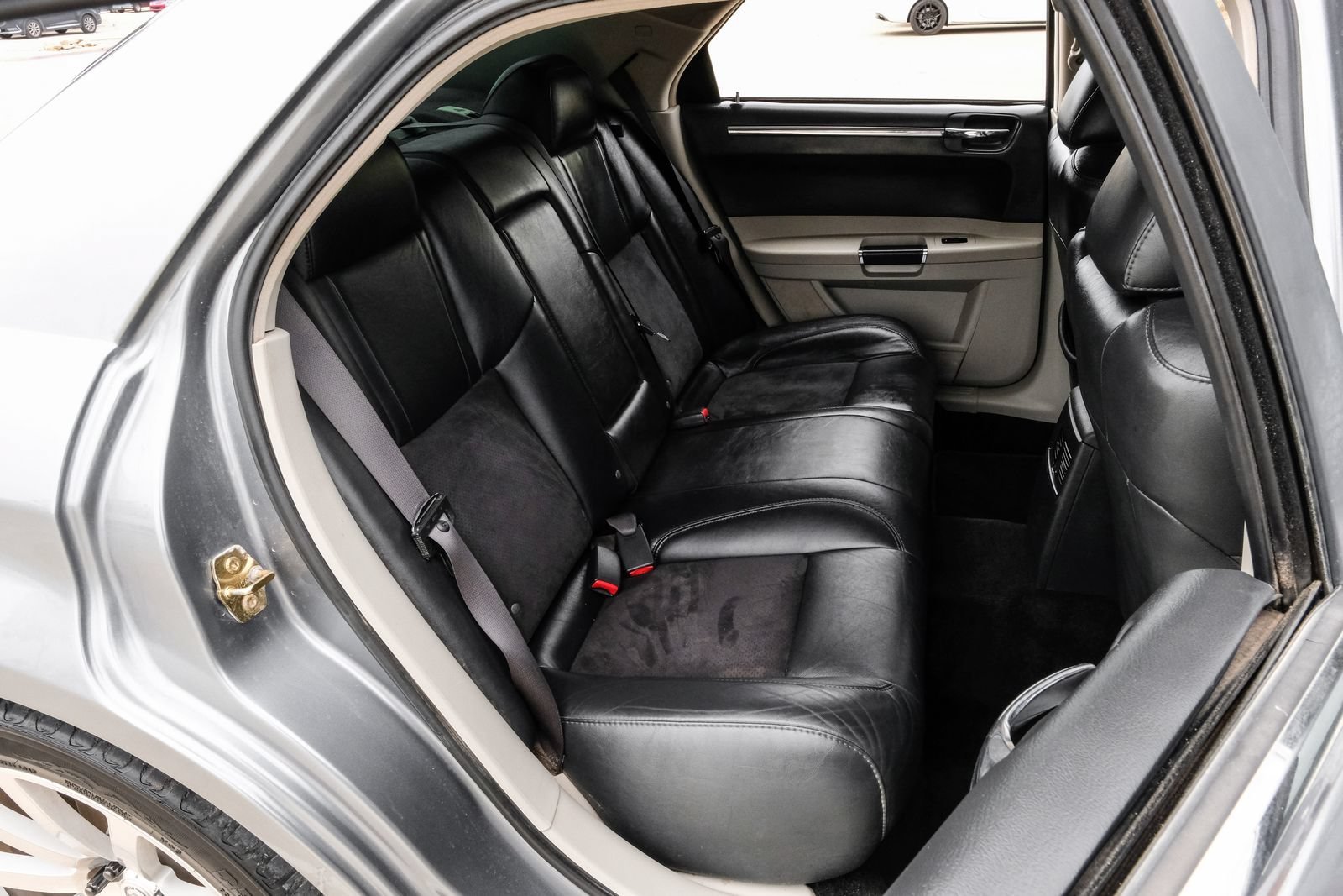 Used 2006 Chrysler 300 SRT8 w/ SRT Option Group II RWD image 35