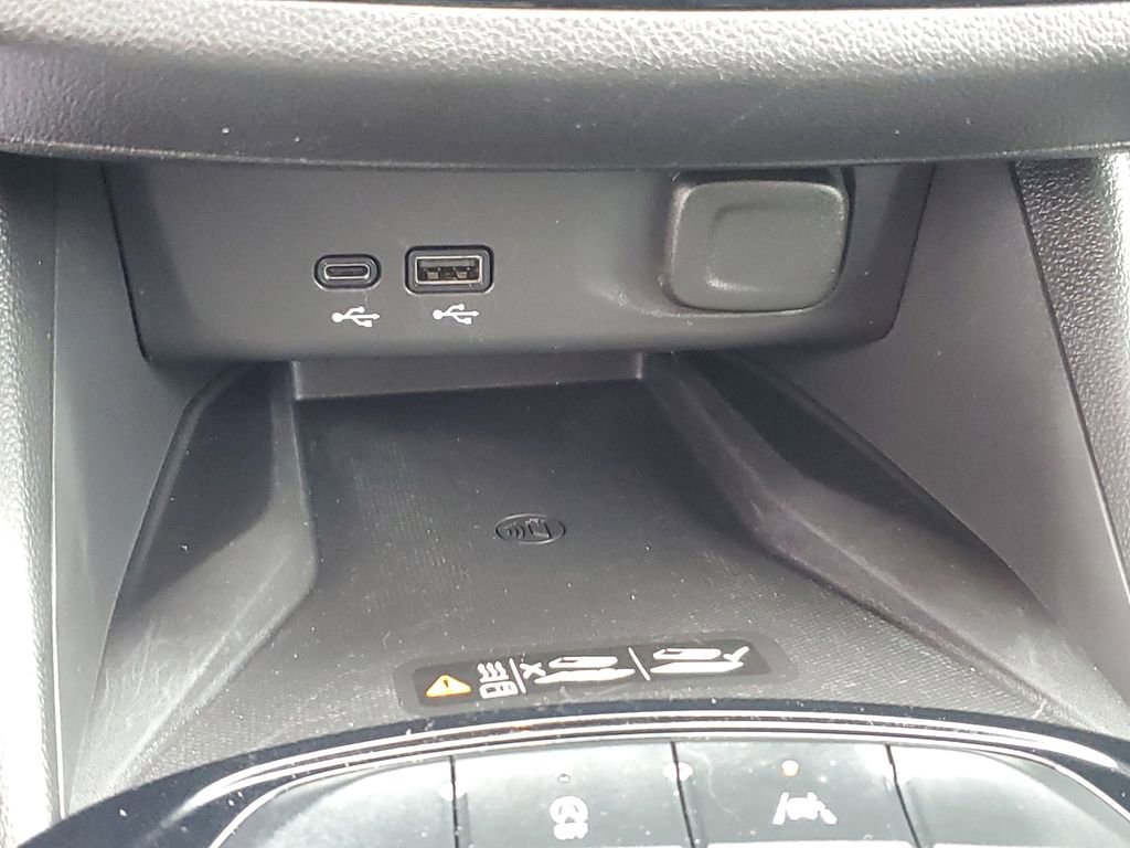 Used 2024 Buick Envista Sport Touring w/ Convenience II Package FWD image 19
