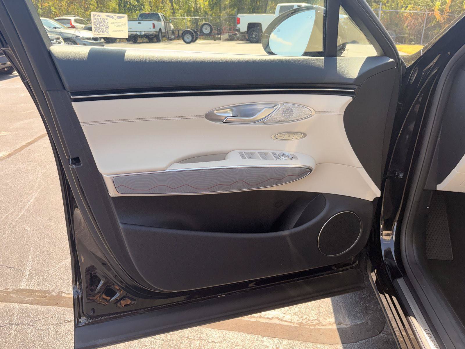 Used 2024 Genesis GV70 2.5T w/ Advanced Package AWD/4WD image 9