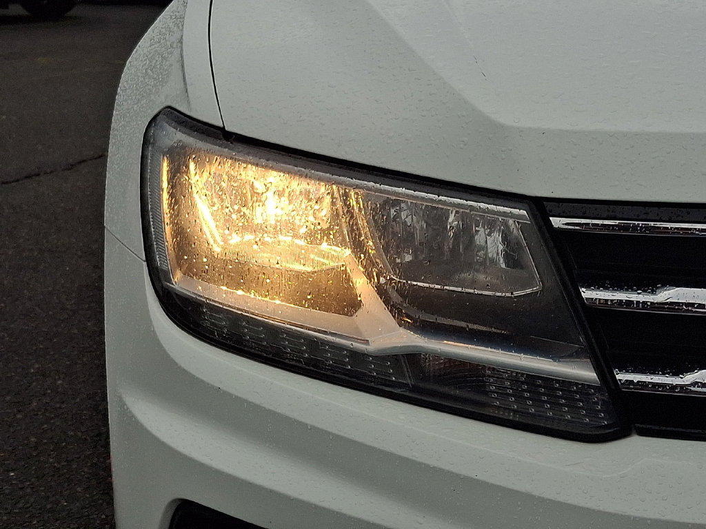 Used 2019 Volkswagen Tiguan SE AWD/4WD image 9