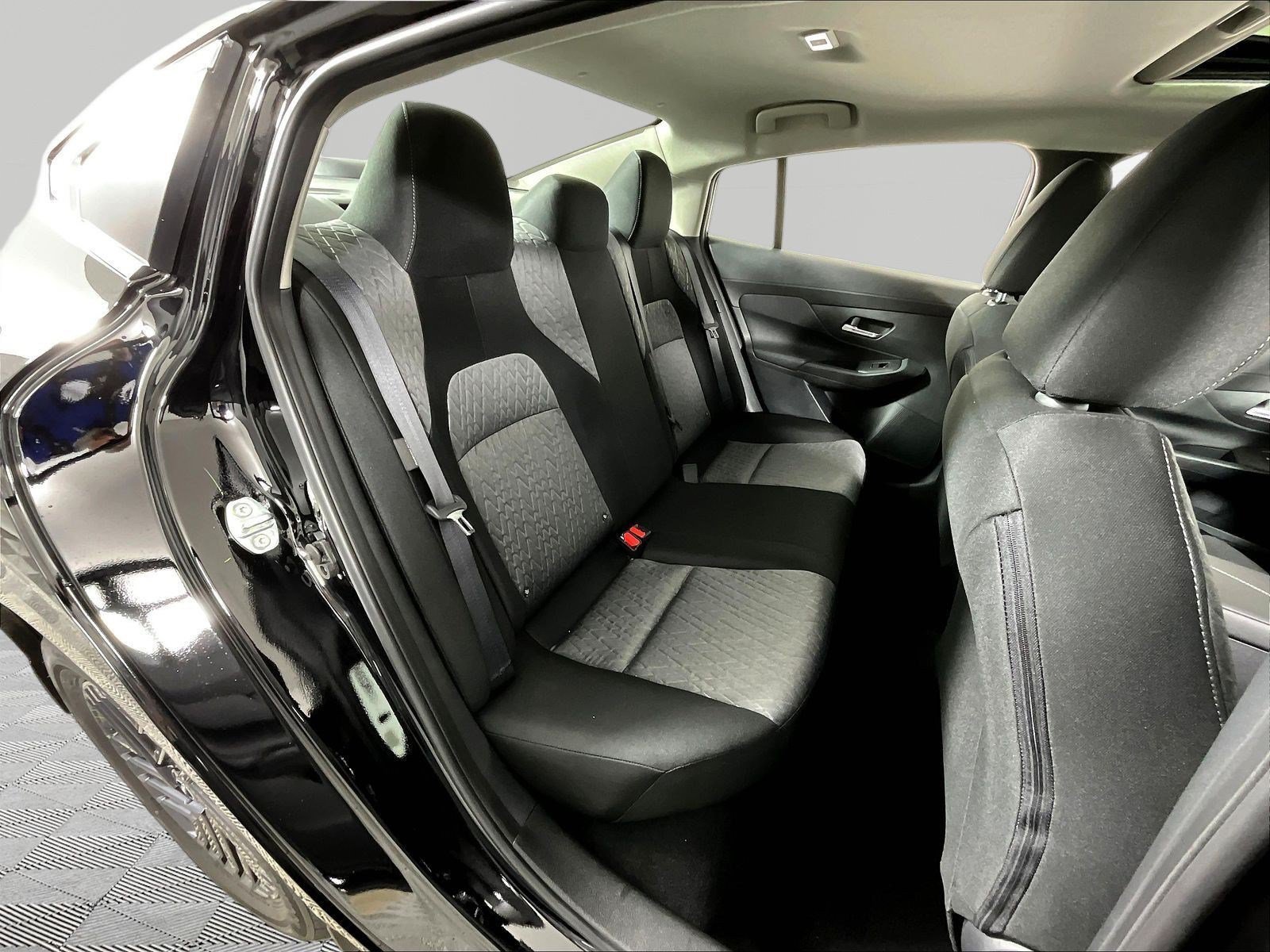 New 2026 Nissan Sentra SV w/ SV Convenience Package FWD image 20