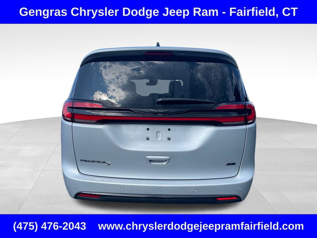 Certified 2024 Chrysler Pacifica Touring-L w/ S Appearance Package AWD/4WD image 6