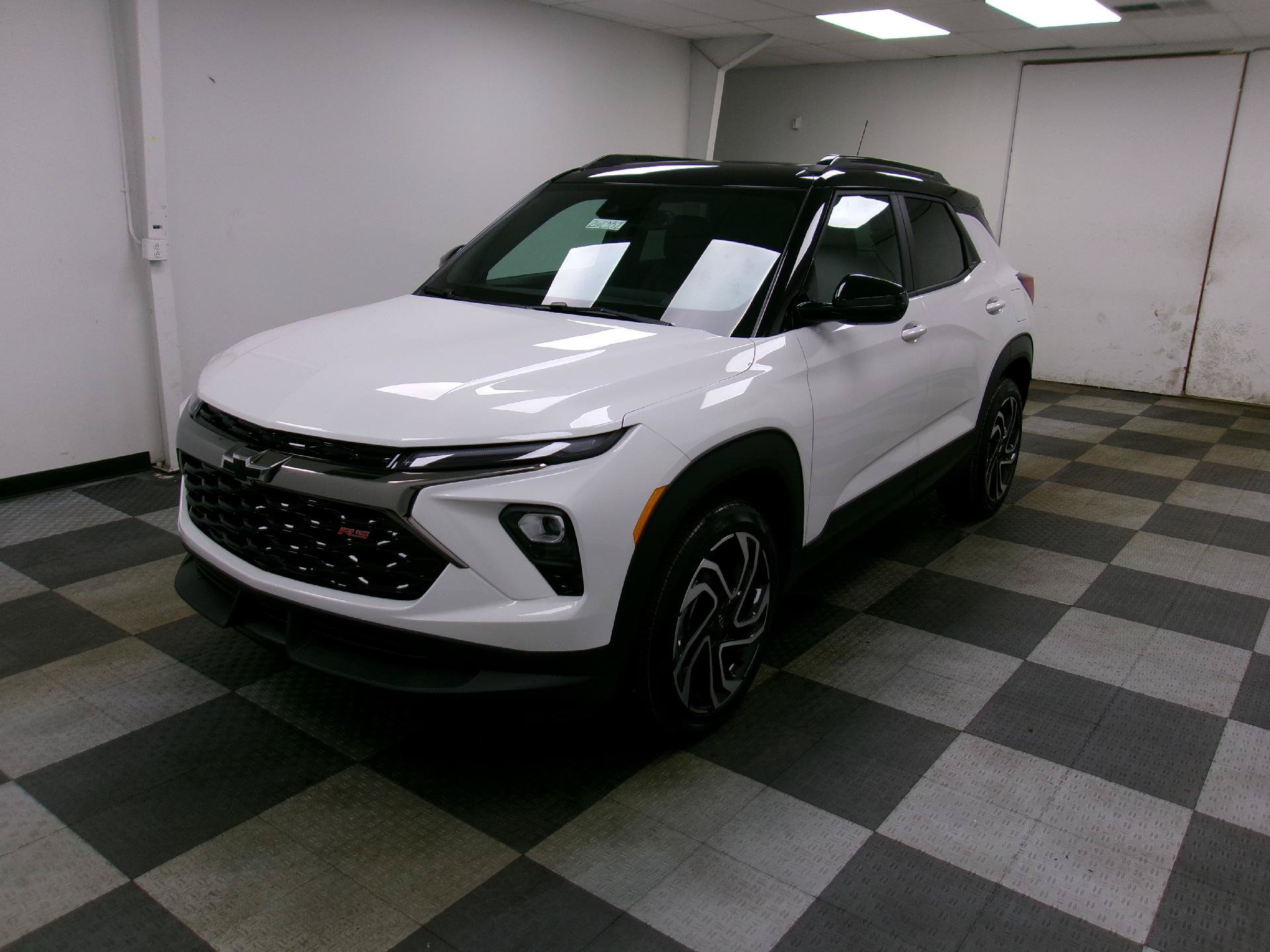 New 2026 Chevrolet TrailBlazer RS w/ Convenience Package AWD/4WD image 1