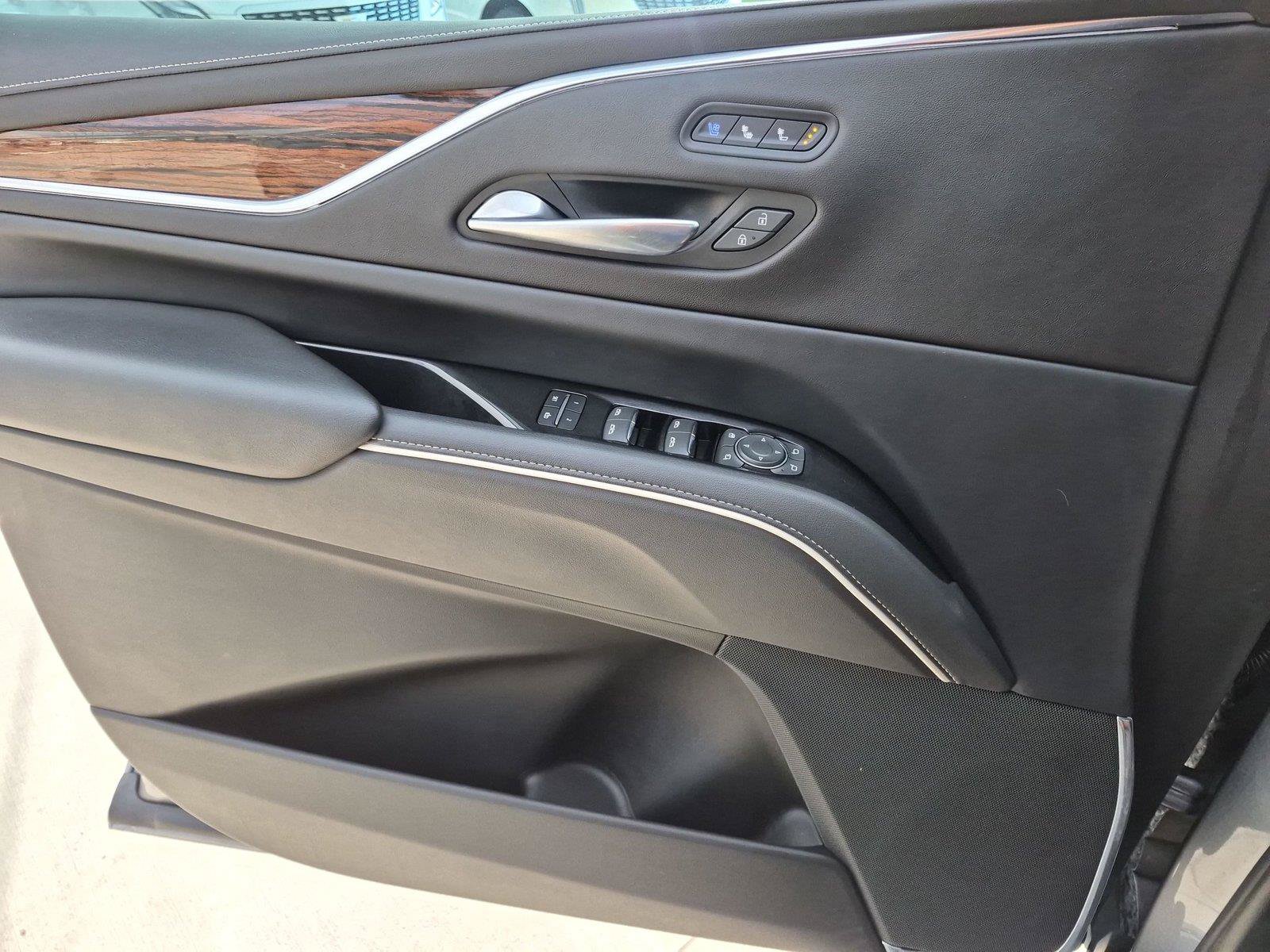Used 2022 Cadillac Escalade ESV Premium Luxury AWD/4WD image 25