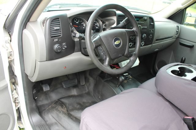 Used 2011 Chevrolet Silverado 3500 W/T AWD/4WD image 25