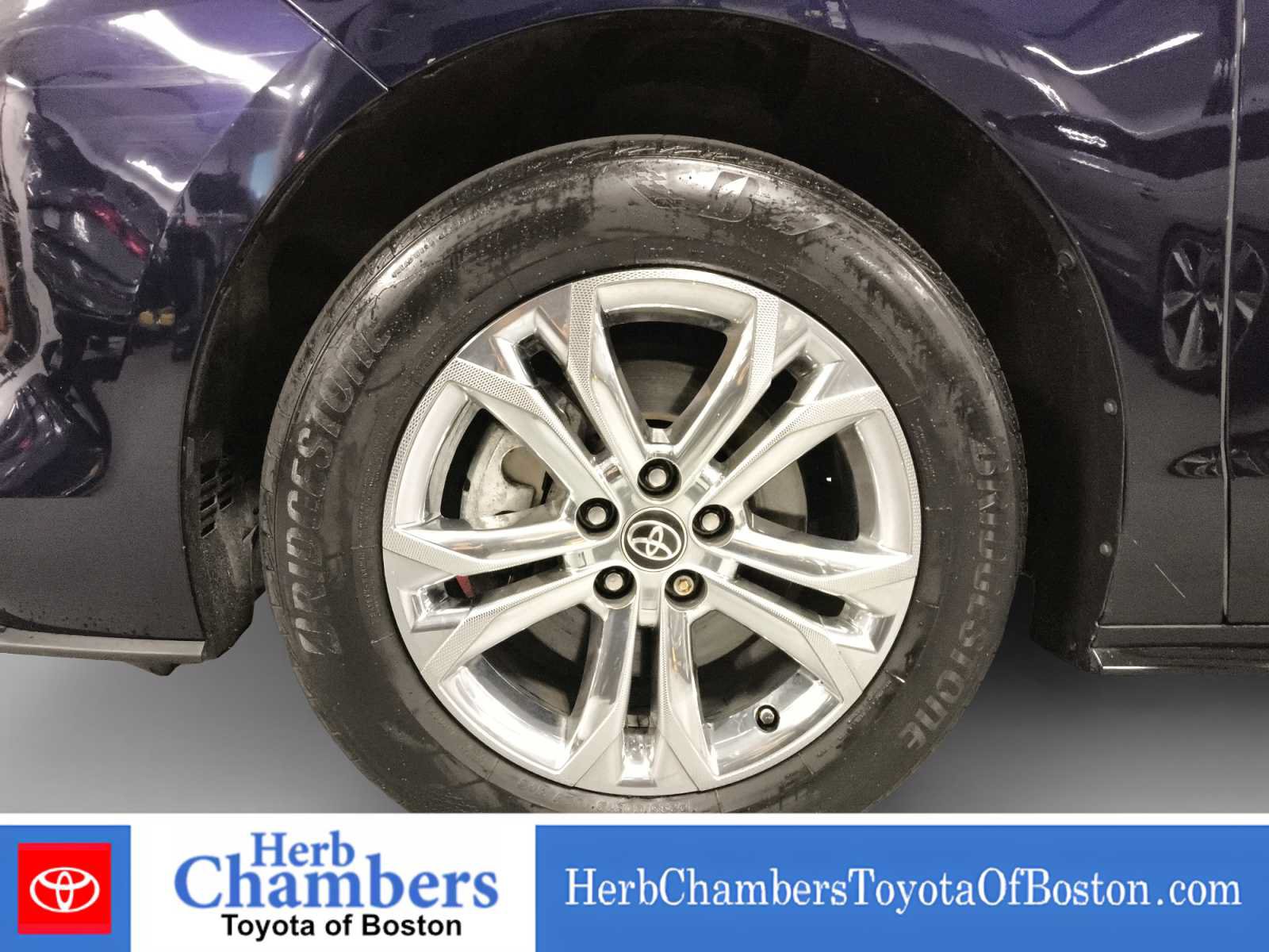 Used 2023 Toyota Sienna Platinum AWD/4WD image 9
