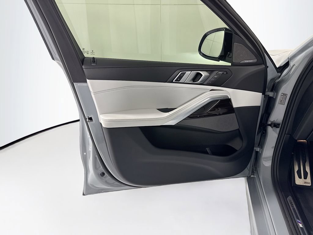 Used 2024 BMW X6 xDrive40i w/ Premium Package image 25