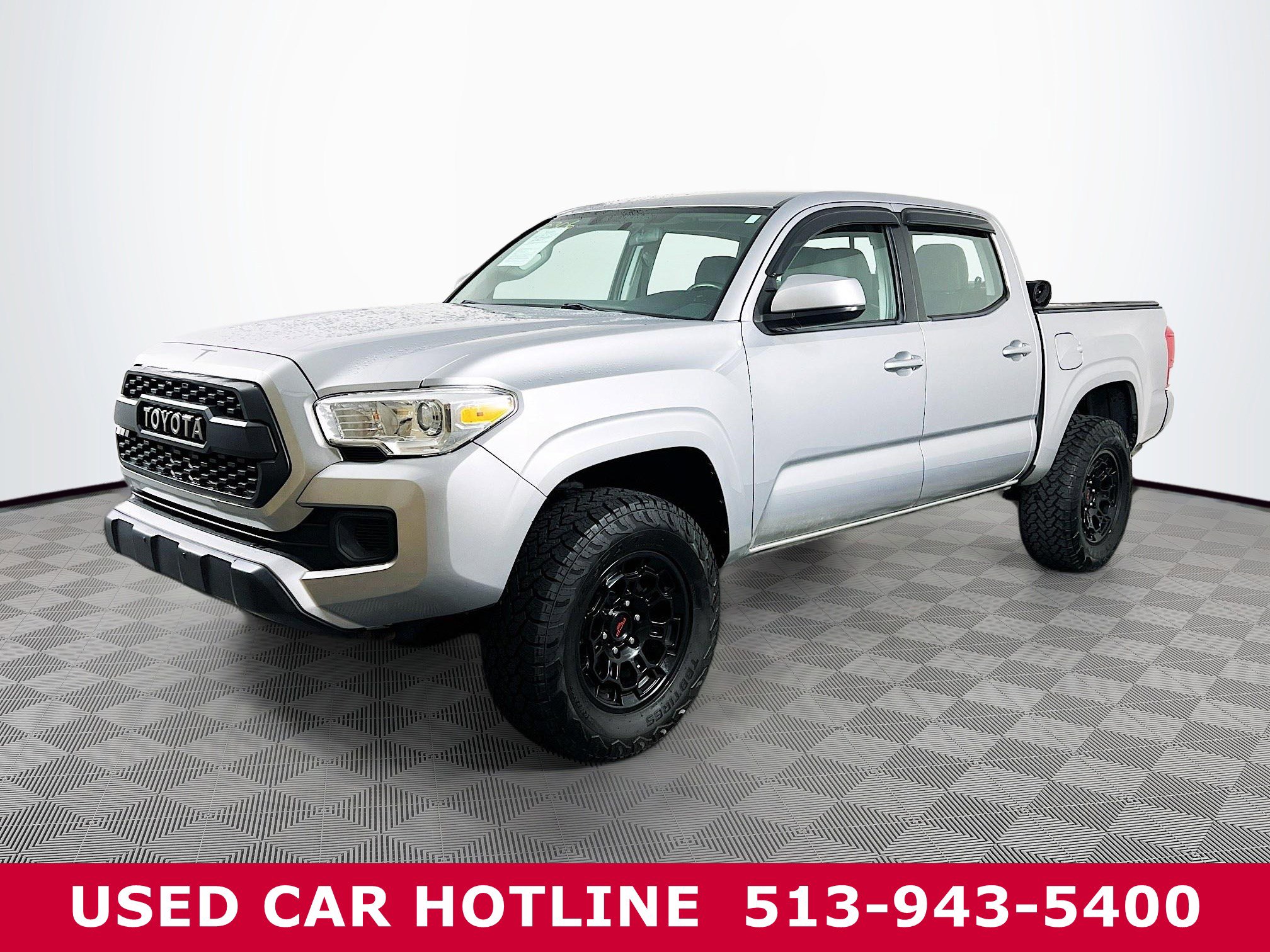 Used 2016 Toyota Tacoma SR w/ SR Convenience Package image 2