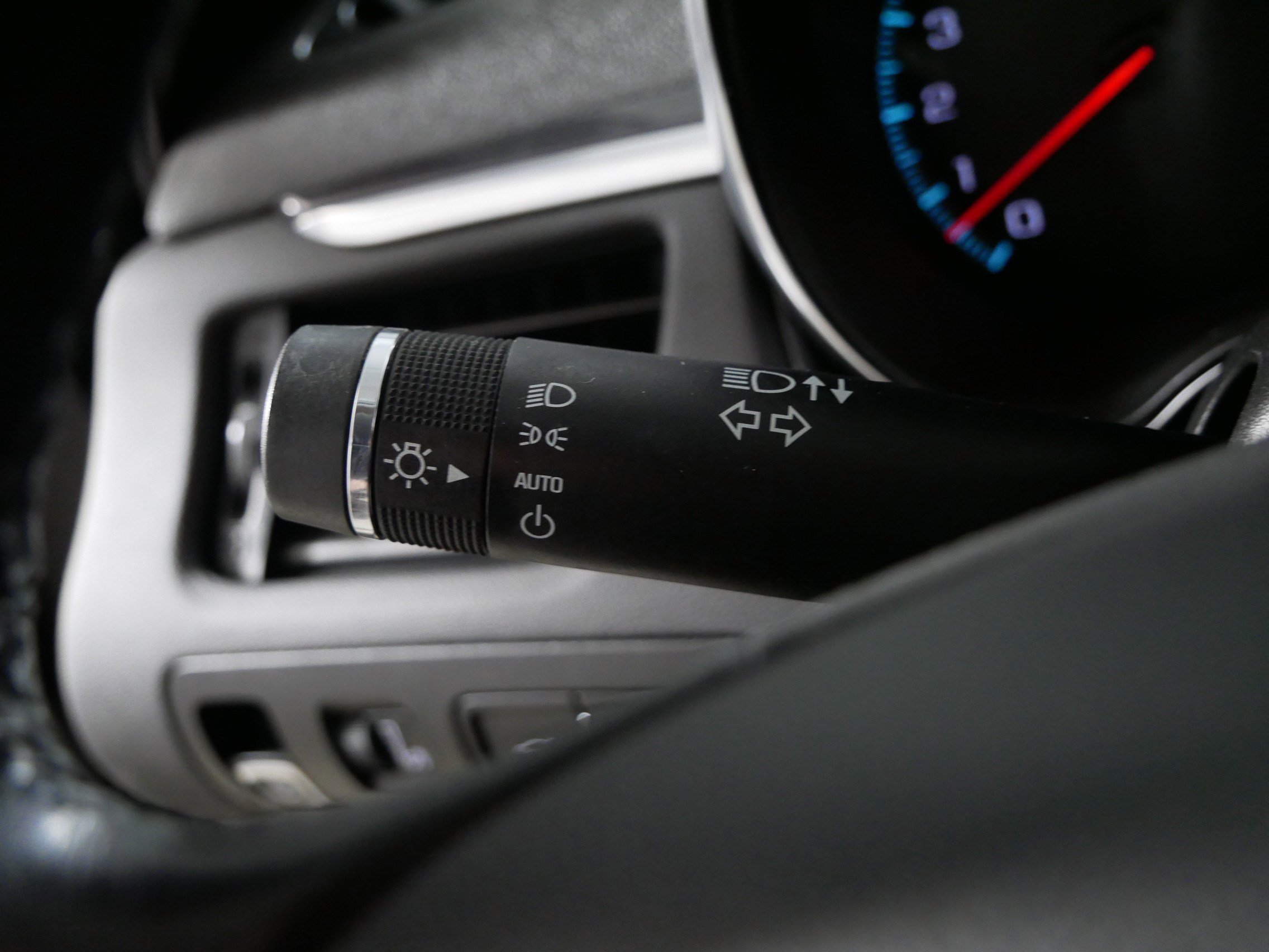 Used 2015 Chevrolet Impala LT w/ Convenience Package FWD image 31