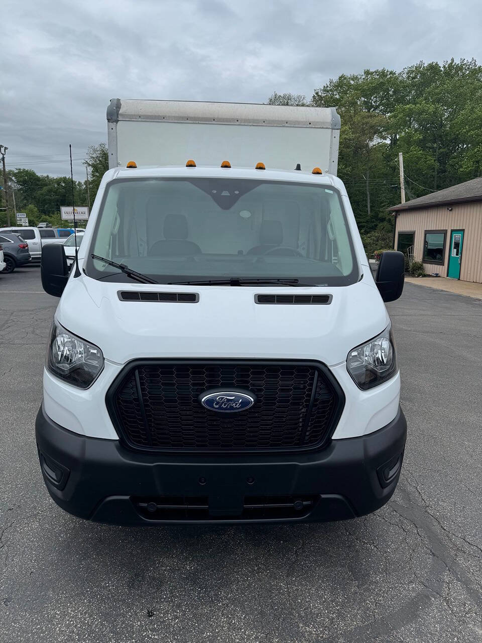 Used 2023 Ford Transit 350 DRW RWD image 7
