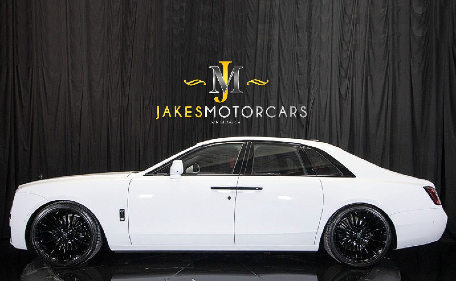 Used 2021 Rolls-Royce Ghost image 3