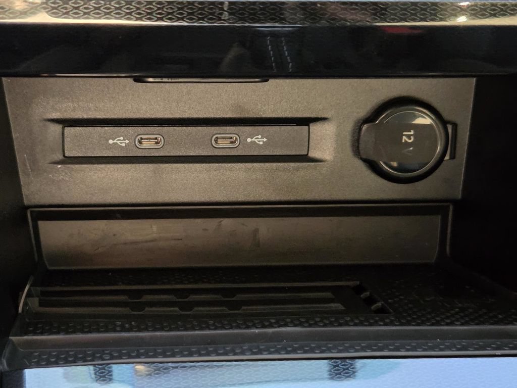 Used 2026 Volkswagen Taos SE FWD image 27