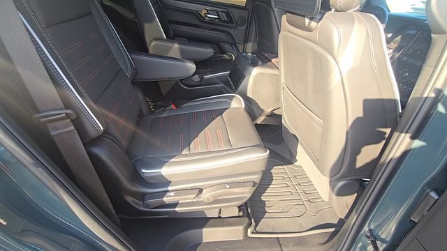 Used 2026 GMC Yukon AT4 Ultimate AWD/4WD image 12