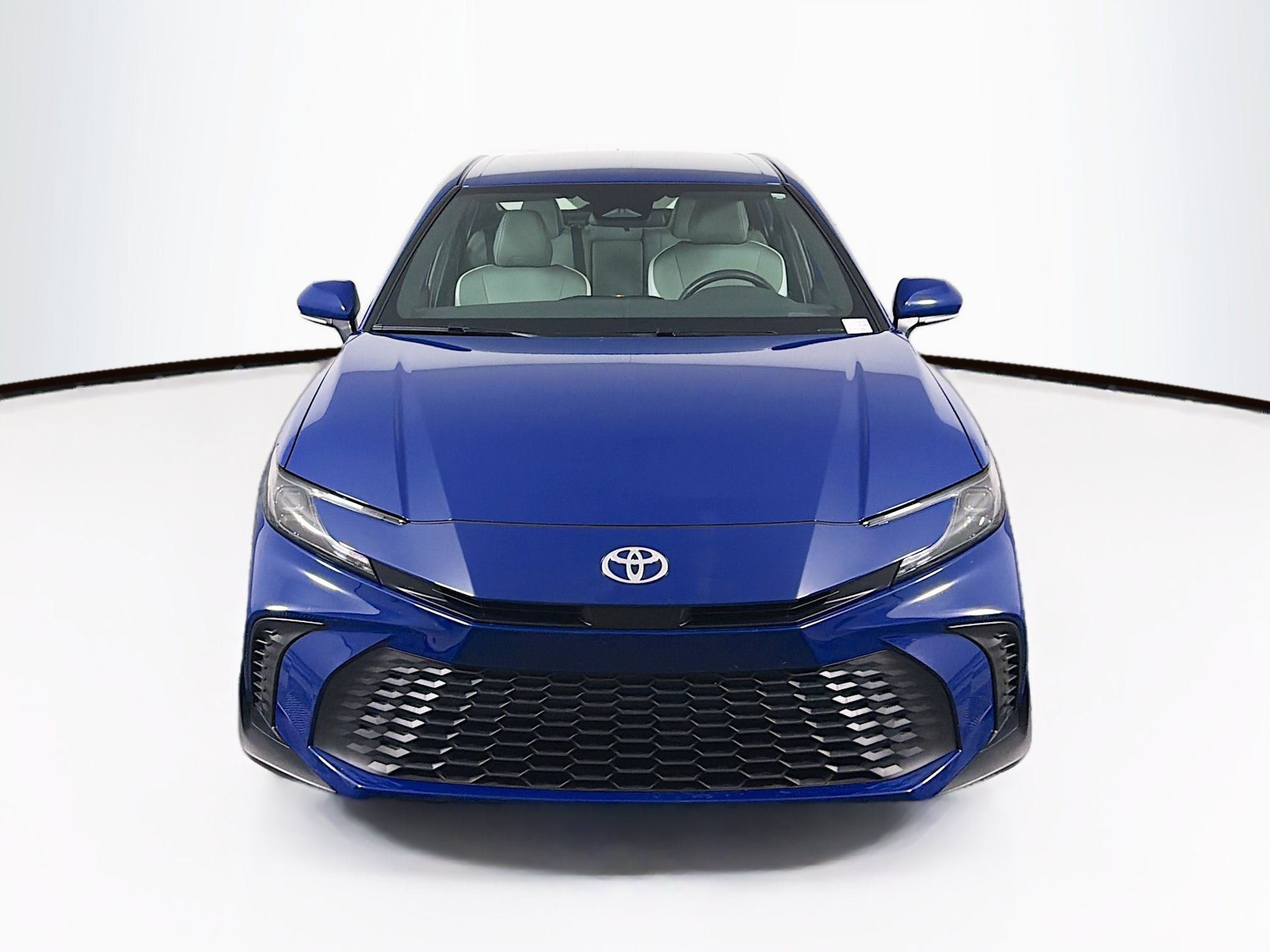 Used 2026 Toyota Camry SE FWD image 2