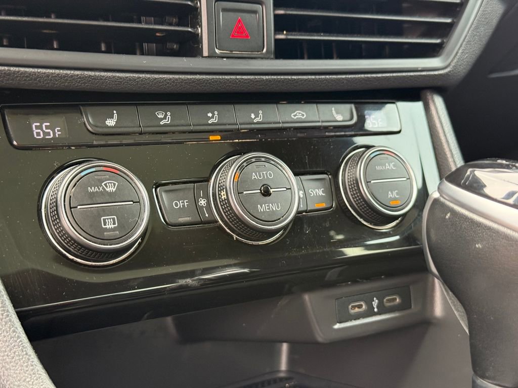 Used 2023 Volkswagen Jetta SEL FWD image 14