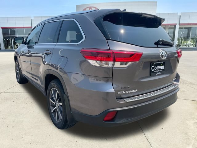 Used 2017 Toyota Highlander XLE w/ Protection Package #3 AWD/4WD image 3