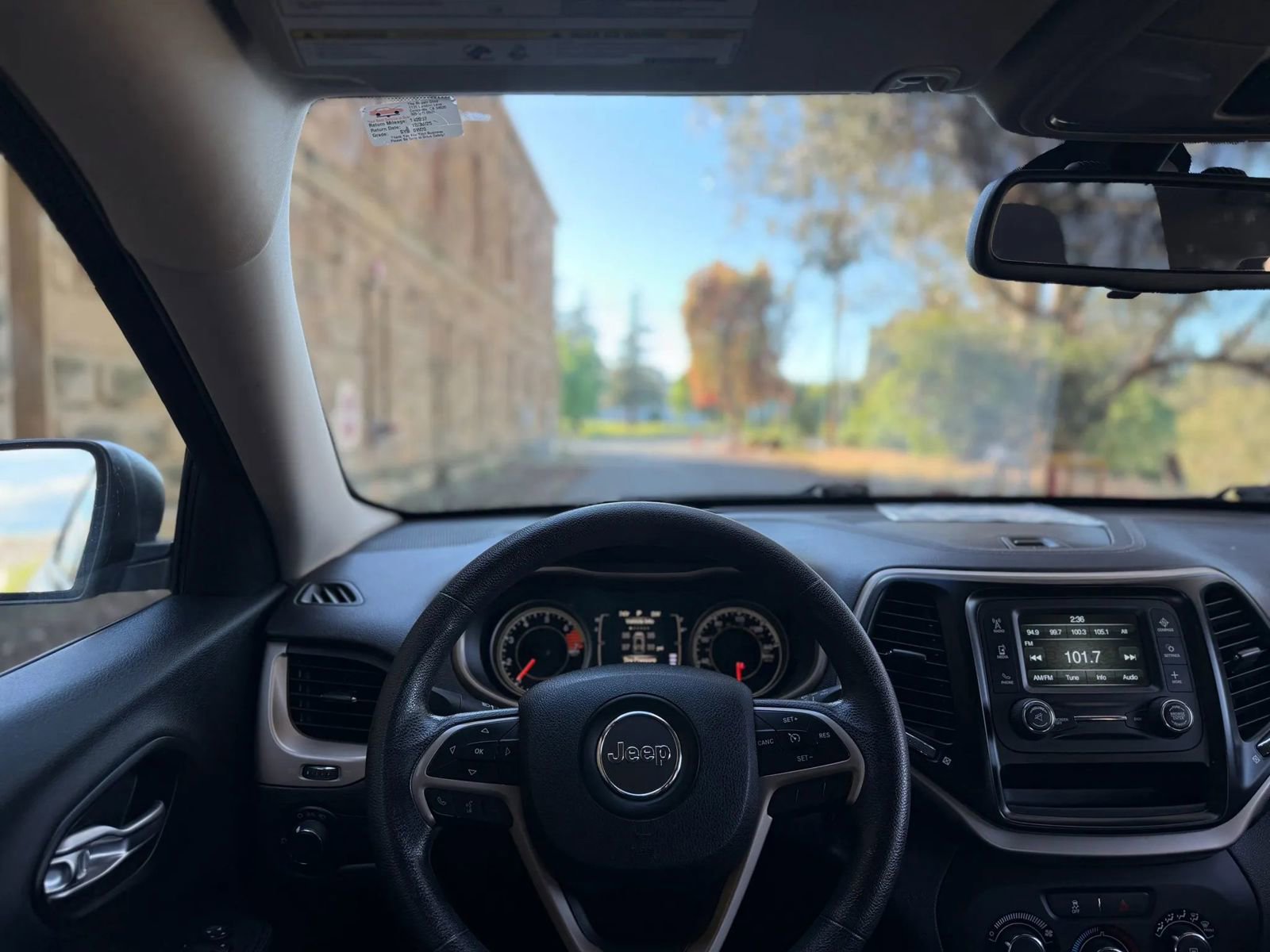 Used 2016 Jeep Cherokee Sport FWD image 11