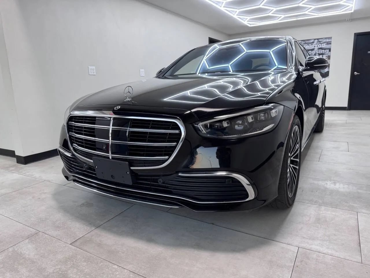 Used 2023 Mercedes-Benz S 580e 4MATIC Sedan w/ Warmth & Comfort Package image 1