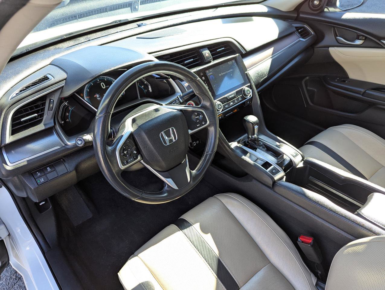 Used 2016 Honda Civic Touring image 13