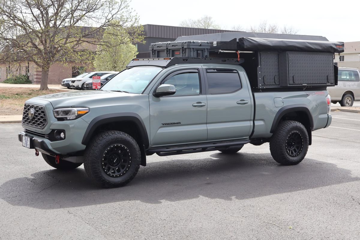 Used 2023 Toyota Tacoma TRD Off-Road w/ TRD Premium Off Road Package AWD/4WD image 10