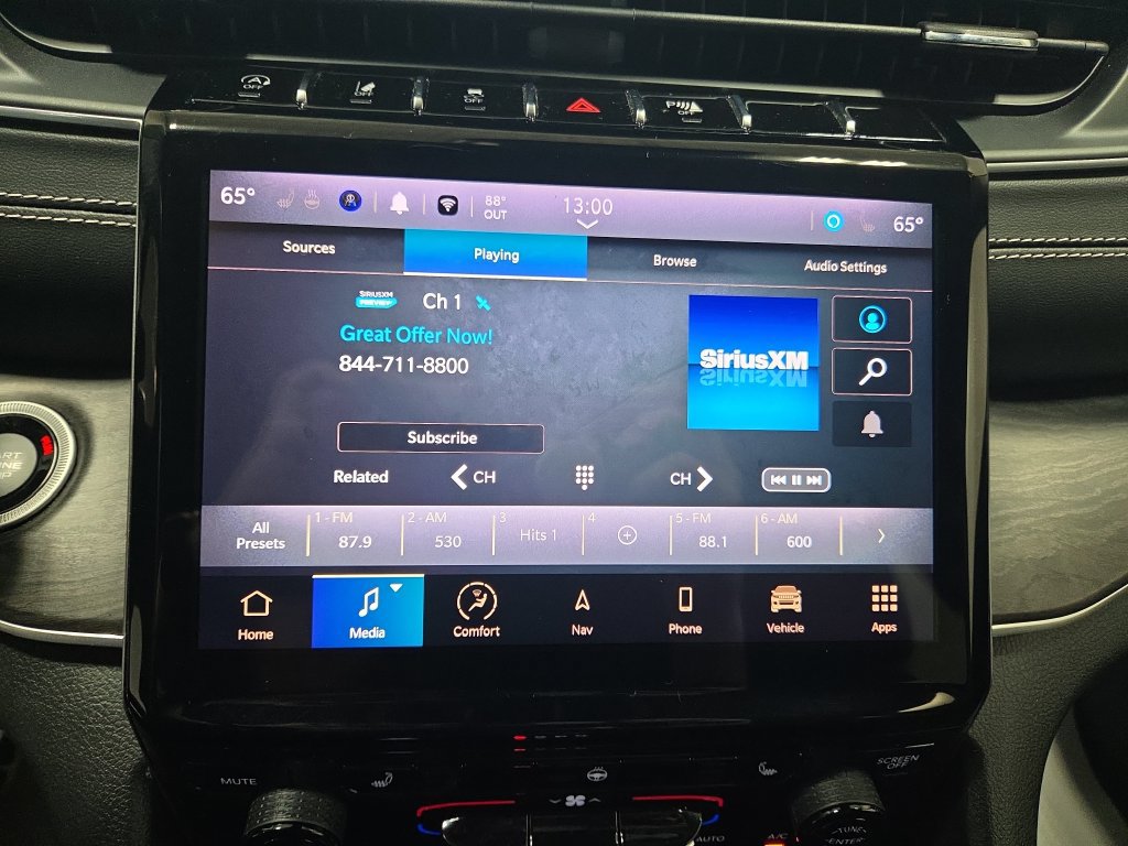 Used 2023 Jeep Grand Cherokee L Limited AWD/4WD image 40