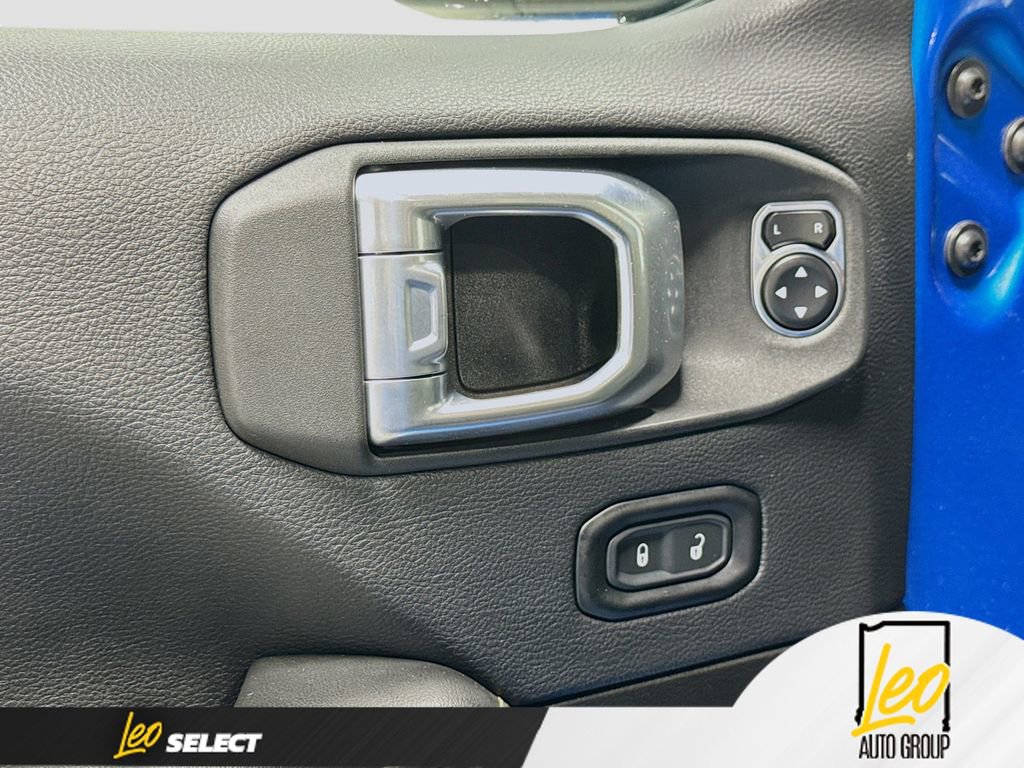 Used 2024 Jeep Wrangler Unlimited Sahara AWD/4WD image 19