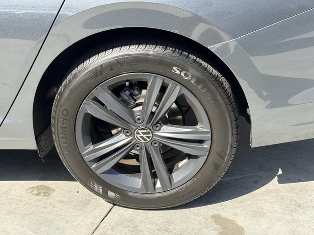 Certified 2023 Volkswagen Jetta SE w/ Panoramic Sunroof Package FWD image 6