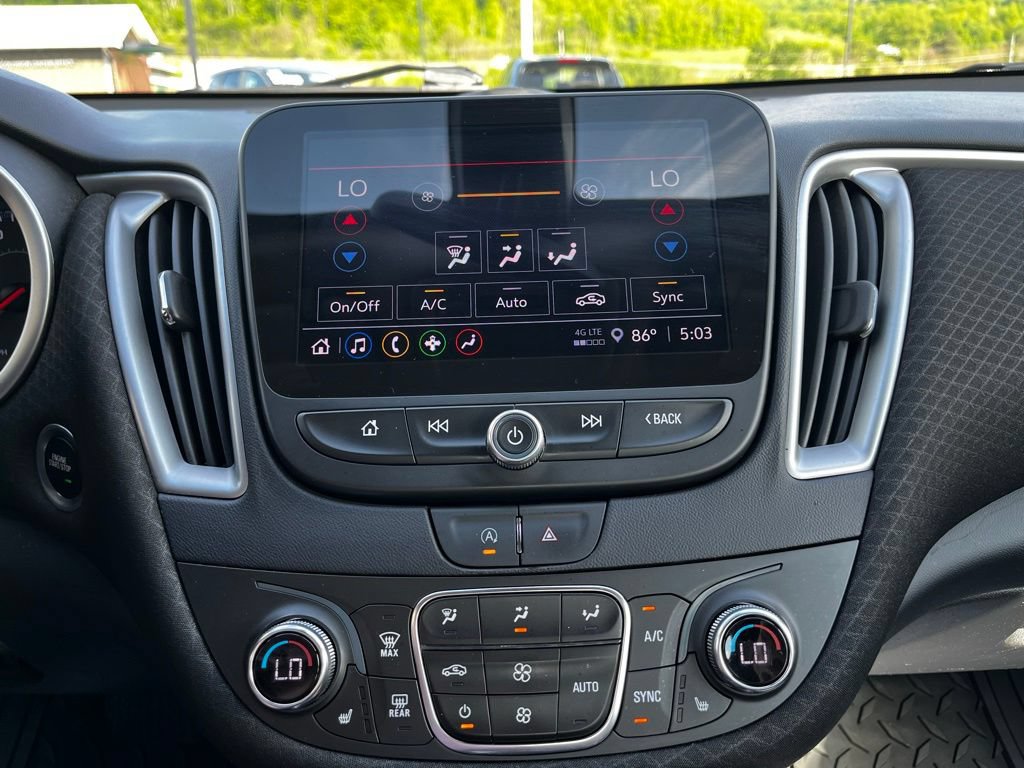 Used 2022 Chevrolet Malibu LT FWD image 17