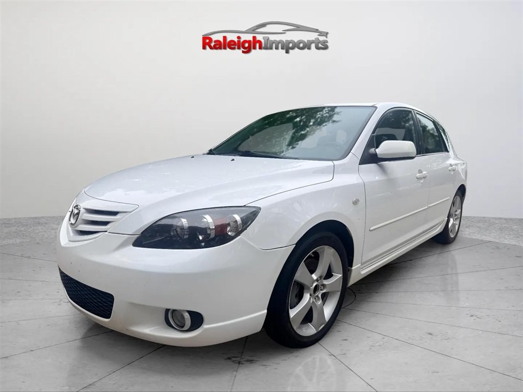 Used 2004 MAZDA MAZDA3 s w/ Moonroof & 6-CD Pkg FWD image 3