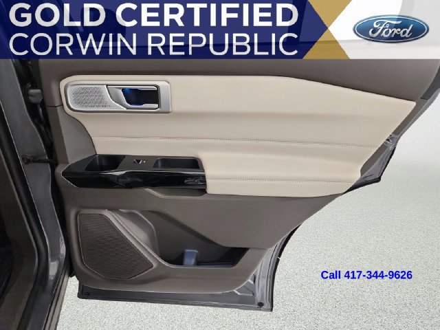 Used 2023 Ford Explorer Platinum w/ Technology Package AWD/4WD image 31